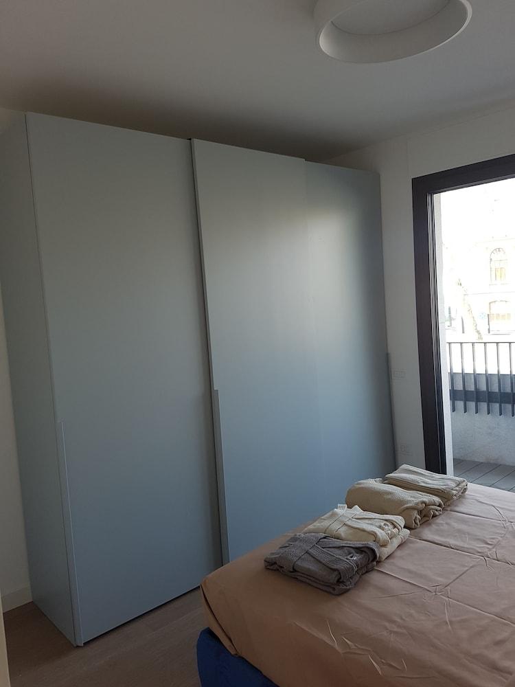 Viale Severino Boezio 20 Apartament - Room