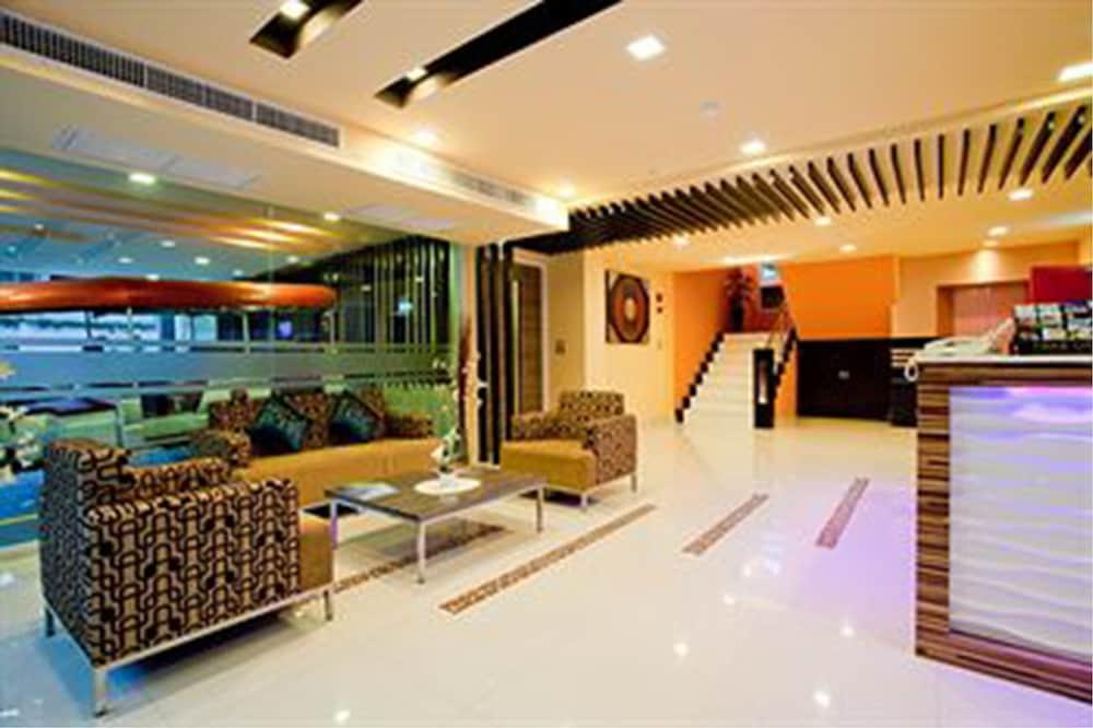 iCheck inn Residences Sukhumvit 20 - Lobby