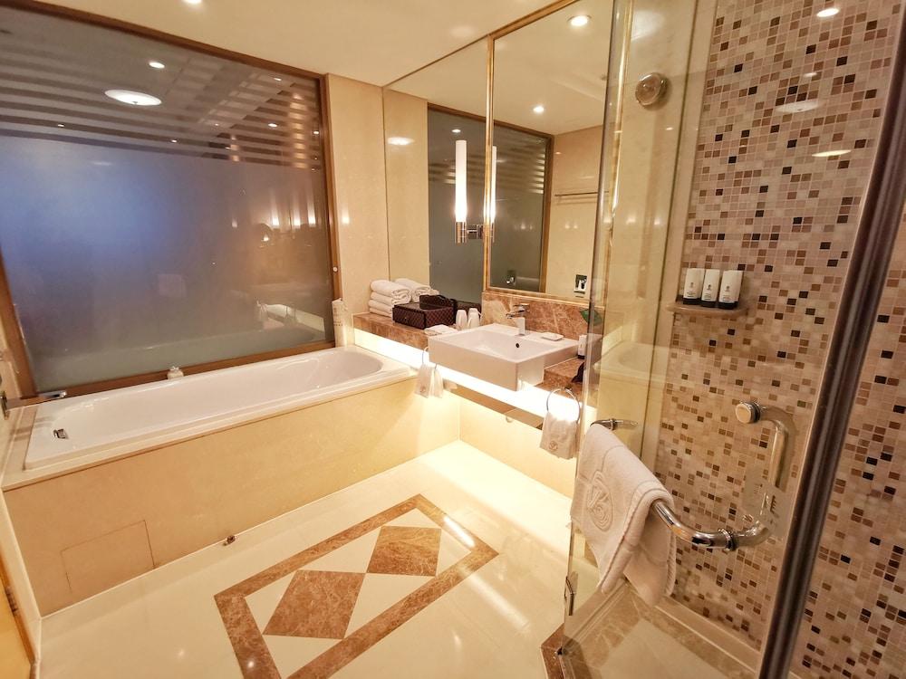 Beijing Lijingwan International  Hotel - Bathroom