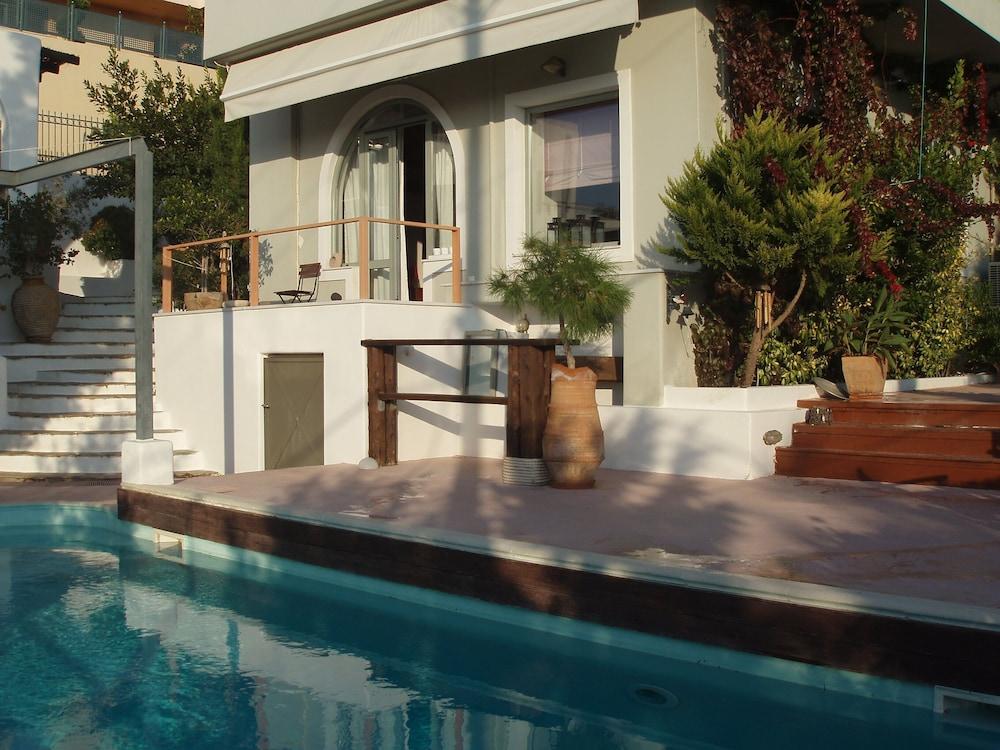 Gorgeous Apartment Pool Anavissos - Featured Image