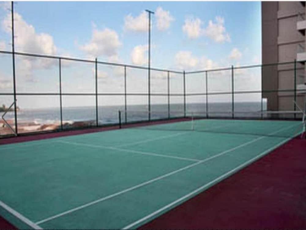 The Malibu Suites Balikpapan by Sissae Living - Tennis Court