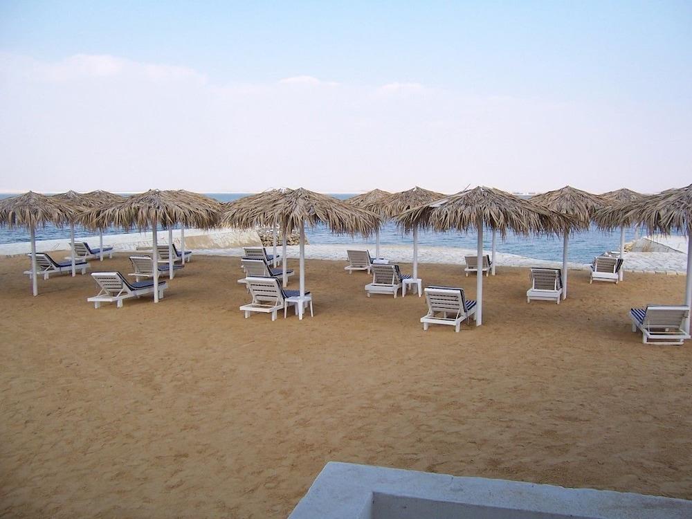 Fayed Beach Resort - Beach