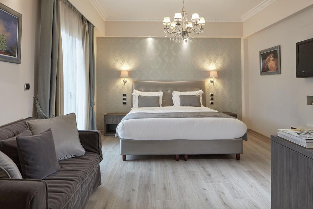 AVA Hotel & Suites - Room