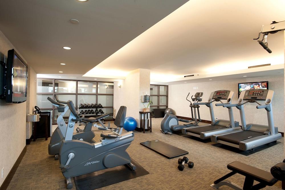 Delta Hotels by Marriott Burnaby Conference Centre - Fitness Facility