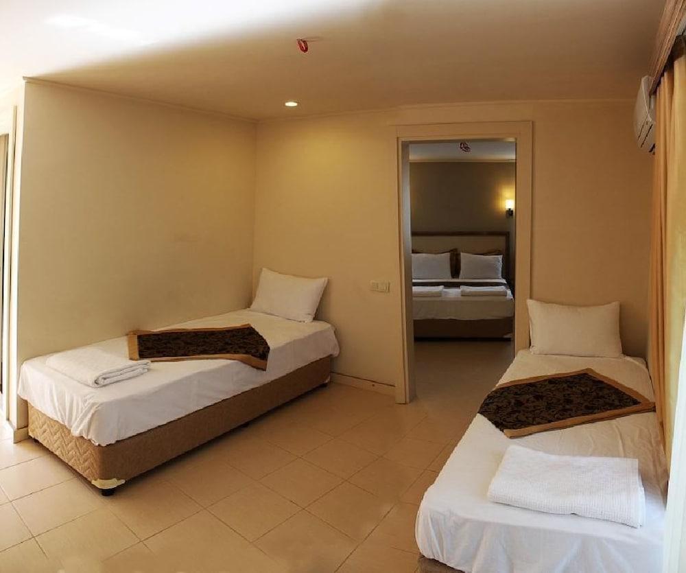 Buhana Hotel - Room