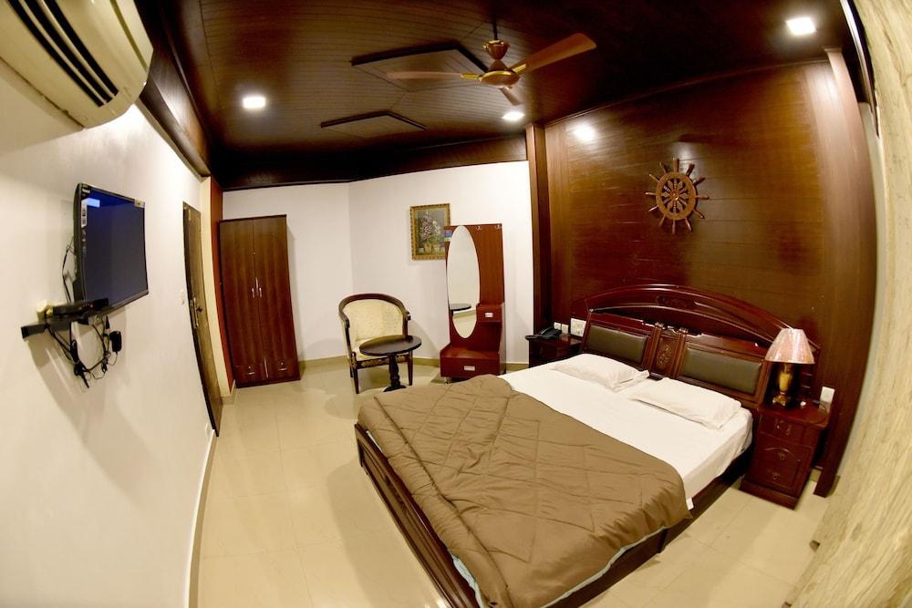 Sharada International Hotel - Room