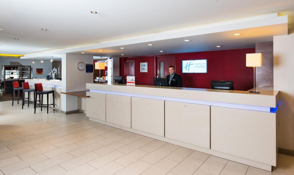 Holiday Inn Express Bristol - Filton, an IHG Hotel - Reception