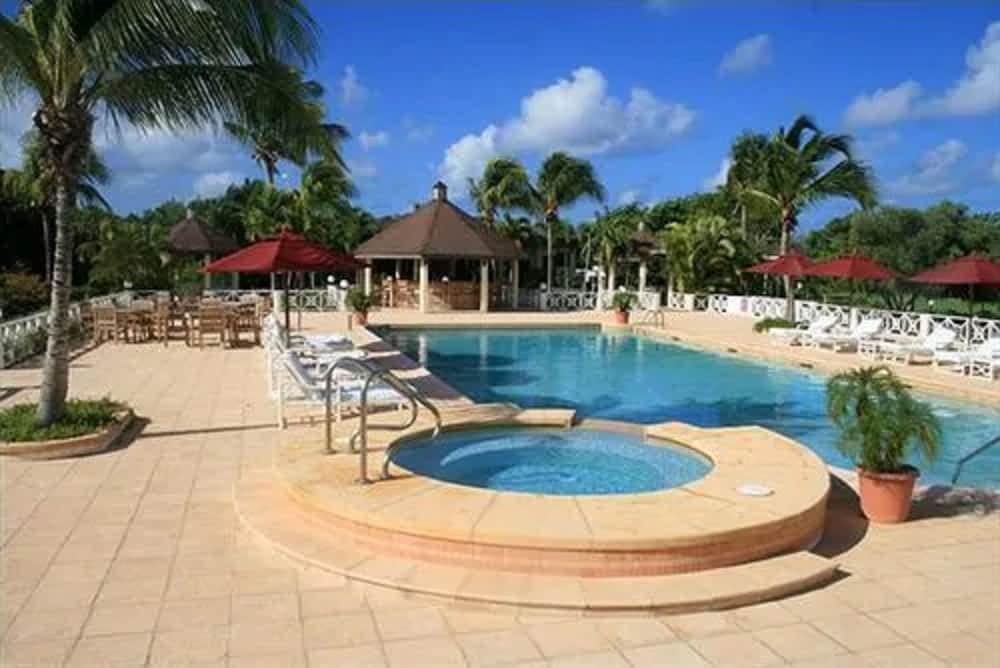 Paradise Cove Resort - Outdoor Pool