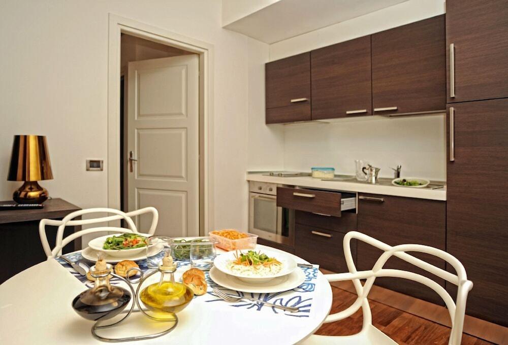 Suites Rome 55 - In-Room Dining