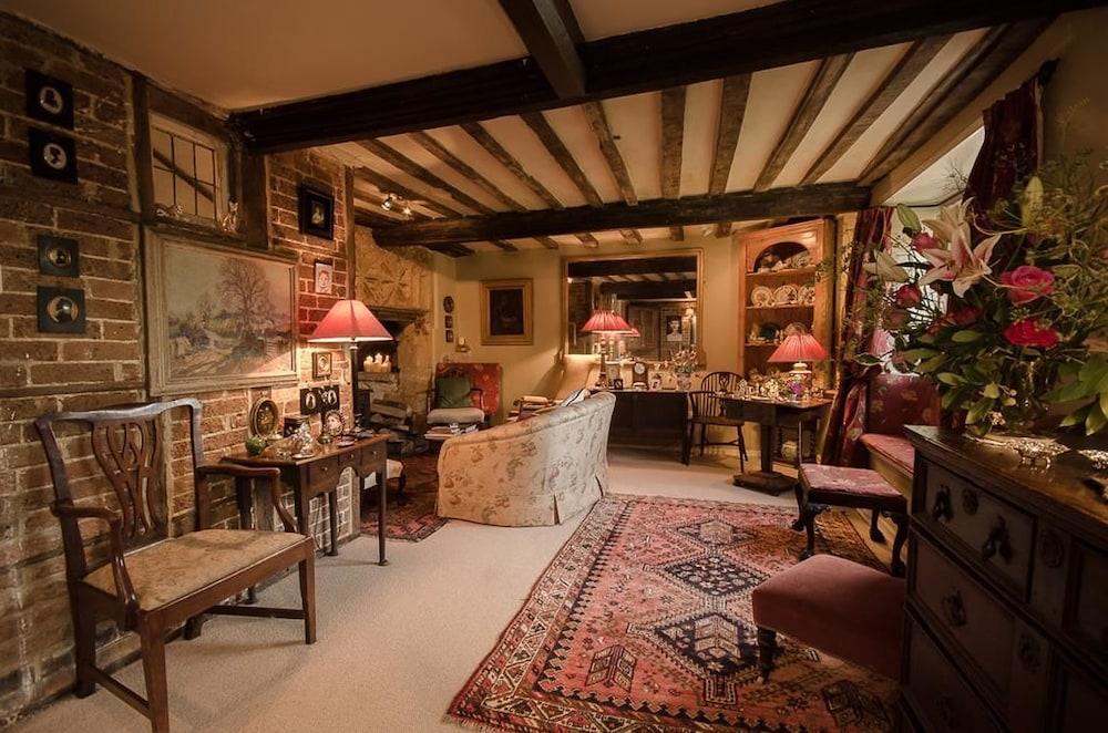 Tudor Cottage Bed & Breakfast Dorchester - Interior Detail