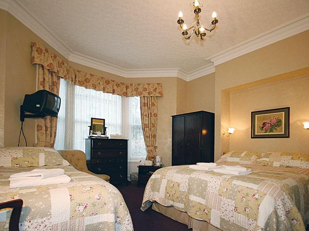 The Farthings Guest House - Room