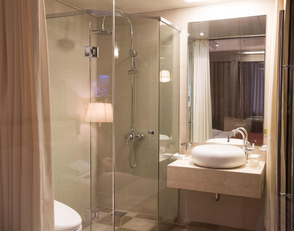 Hotel Samjung - Bathroom