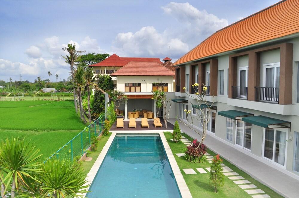 Villa Tangtu Beach Inn - Outdoor Pool