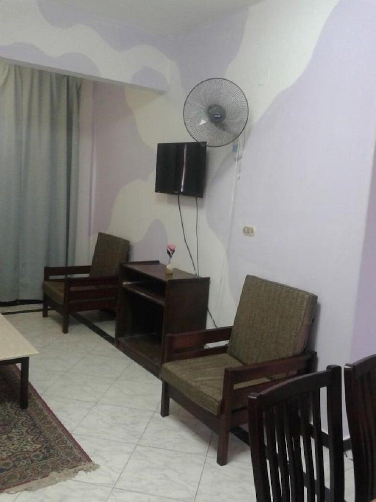 El Obayed Apartments Armed Forces - Living Room