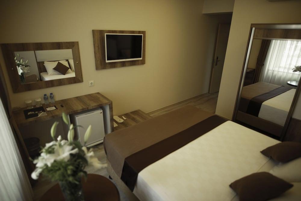 Line Suite Hotel - Room