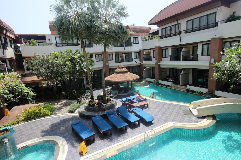 P.P. Palmtree Resort - Sundeck