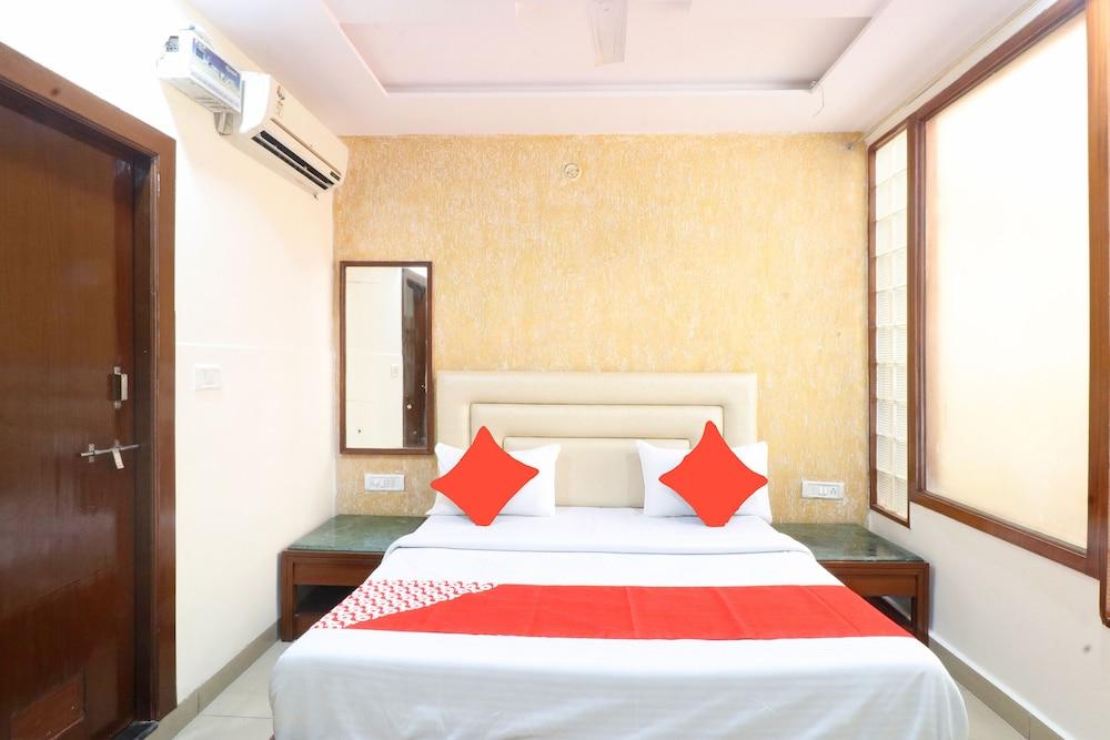 OYO 40402 Hotel Kirandeep - Featured Image