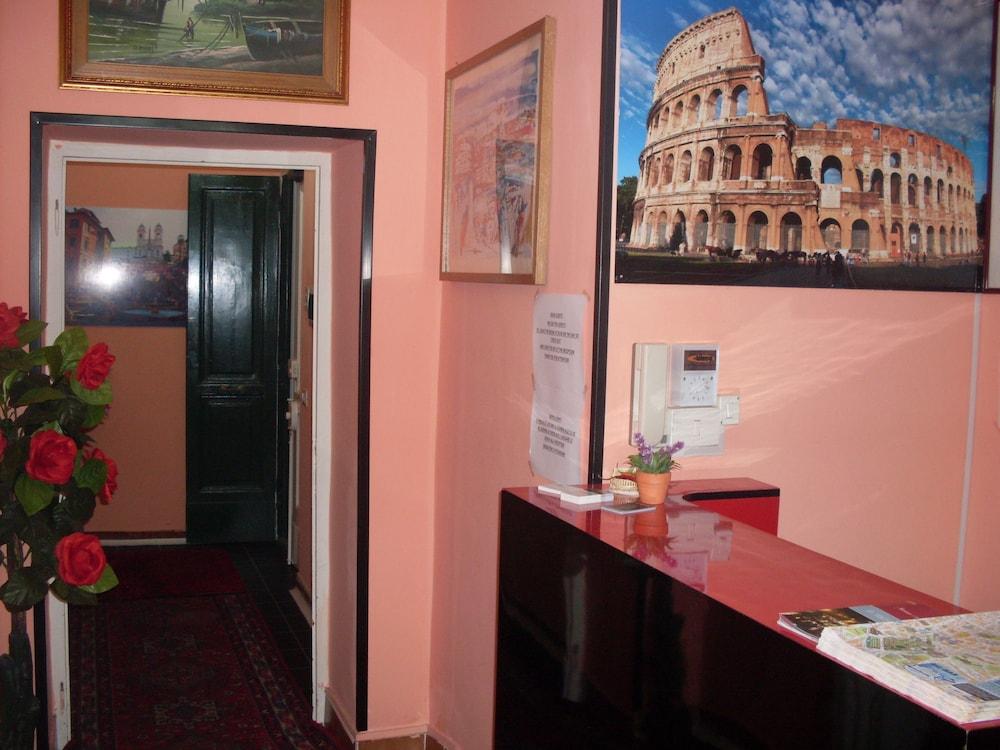 Dhali - Interior Entrance