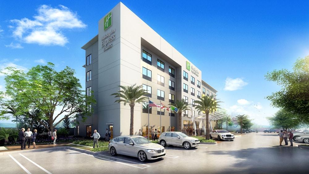 Holiday Inn Express Doral Miami, an IHG Hotel - Featured Image