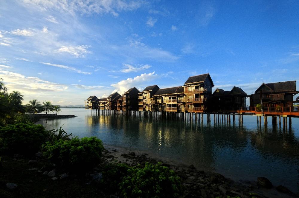 Langkawi Lagoon by Ombak Villa - Room