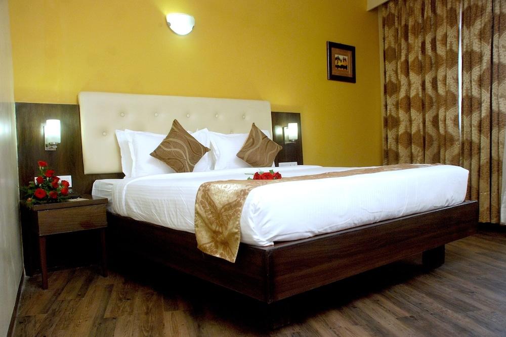 Mango Hotels Nagpur - Room