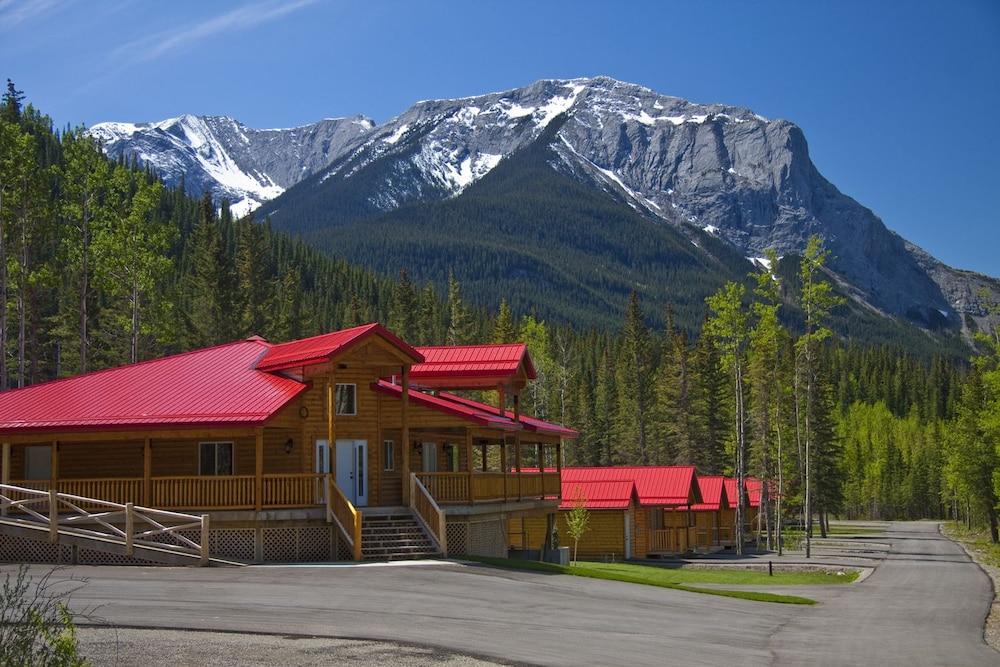 Jasper East Cabins - Featured Image