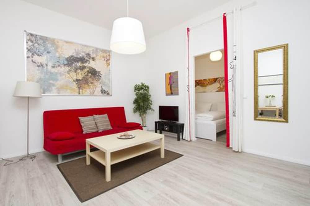Primeflats - Apartments in Rixdorf - Living Room