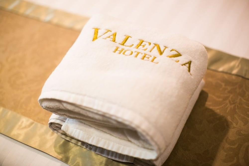 Valenza Hotel & Cafe - Bathroom Amenities