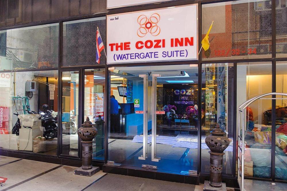 The Cozi Inn - Lobby