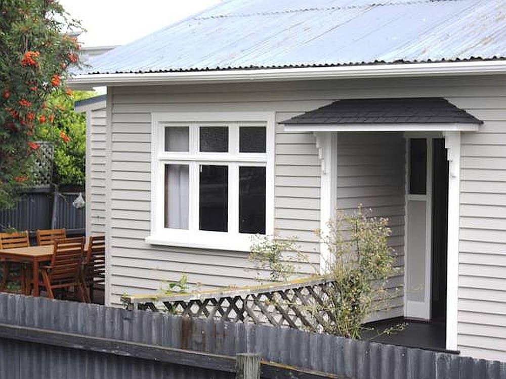 Christchurch City & Country Cottages - Clarence Cottage - Featured Image