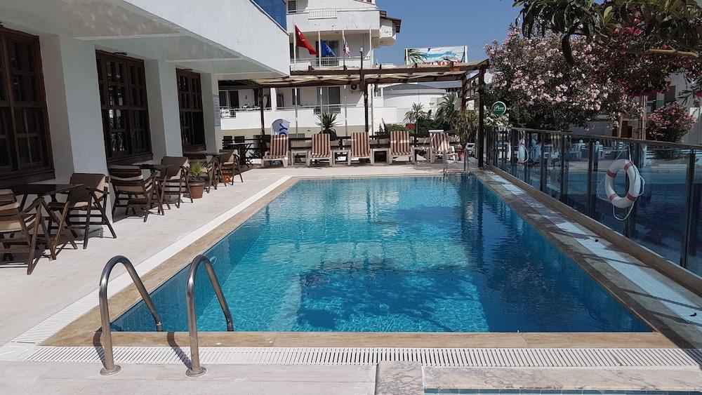 Samoy Hotel - Outdoor Pool