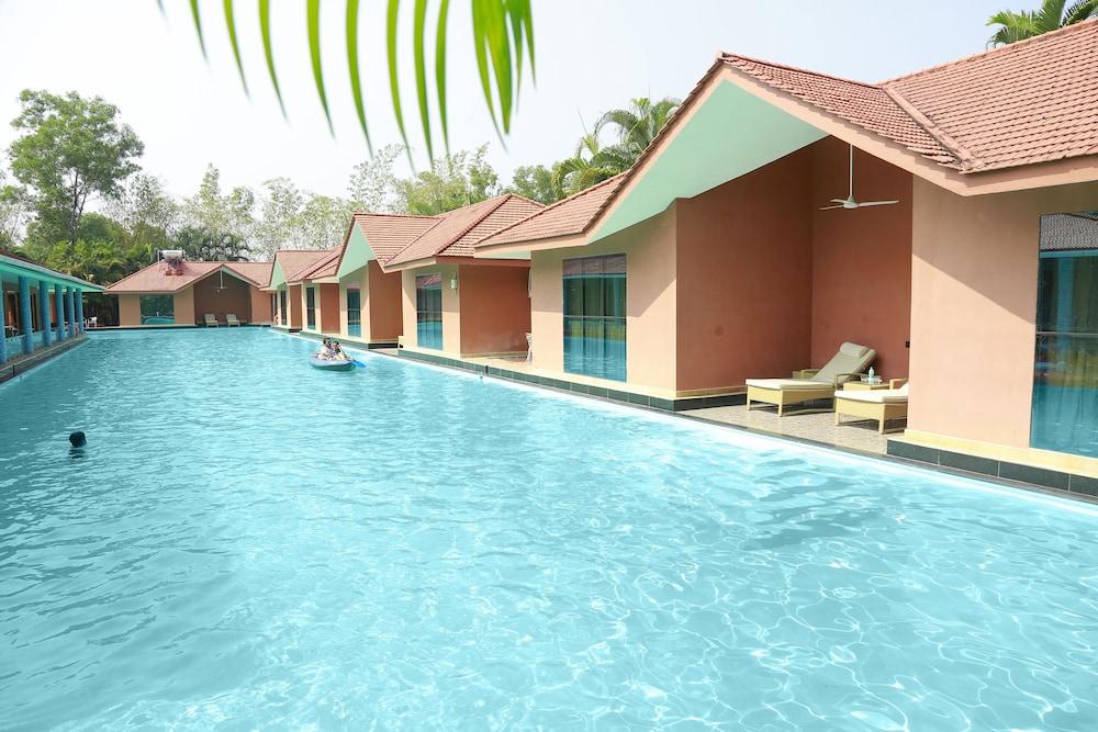 Saj Earth Resort - Outdoor Pool