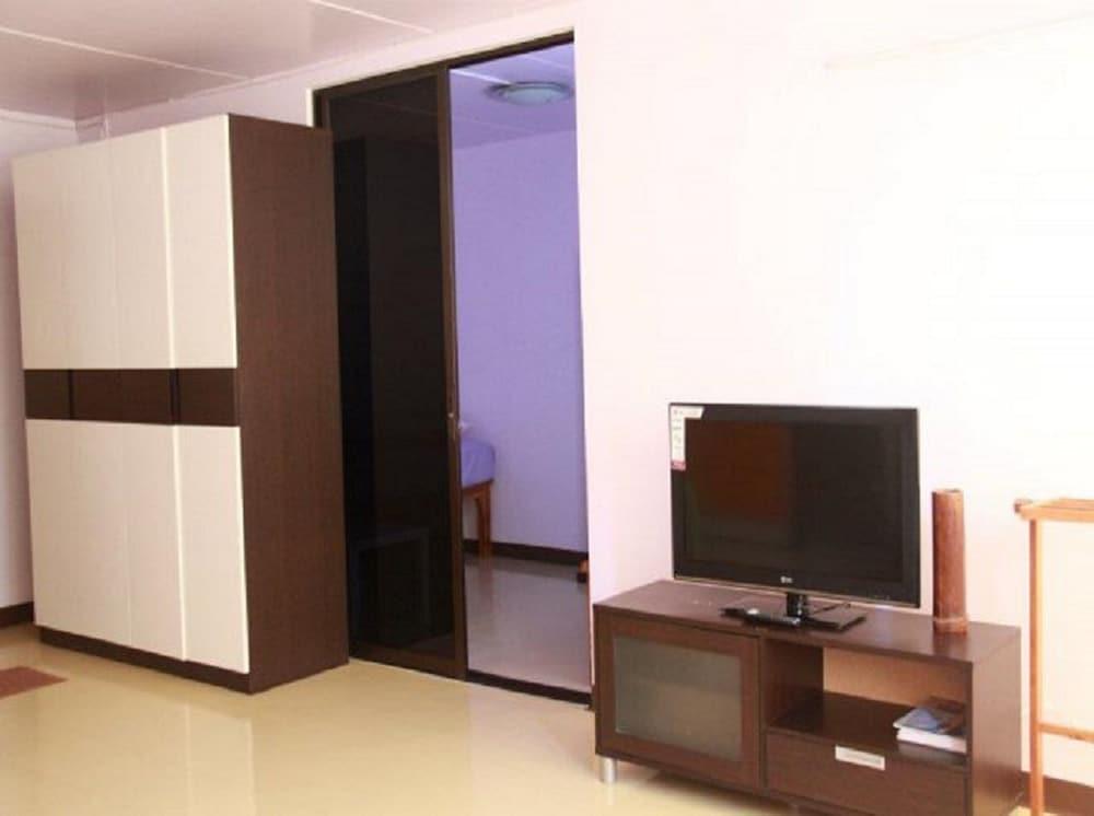 DMK Donmueang Airport Guesthouse - Room
