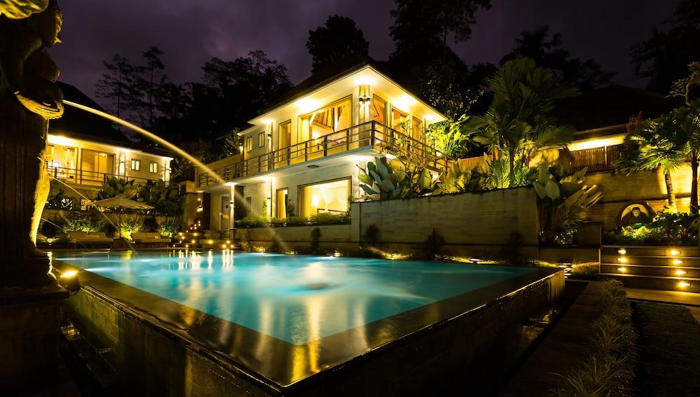 Jiwa Klusa Luxury Villa - Outdoor Pool