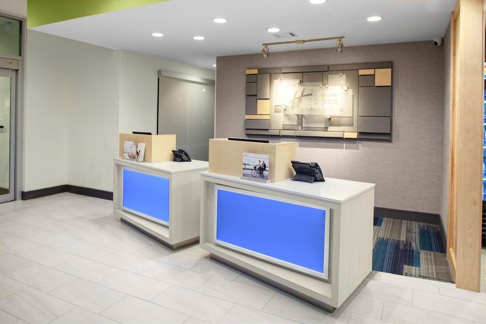 Holiday Inn Express & Suites Houston NW - Cypress Grand Pky, an IHG Hotel - Interior