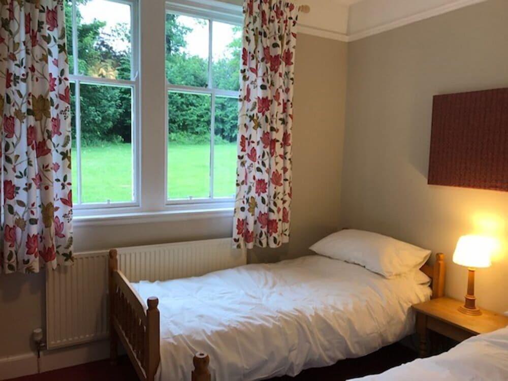 Kirklands Cottages - Room