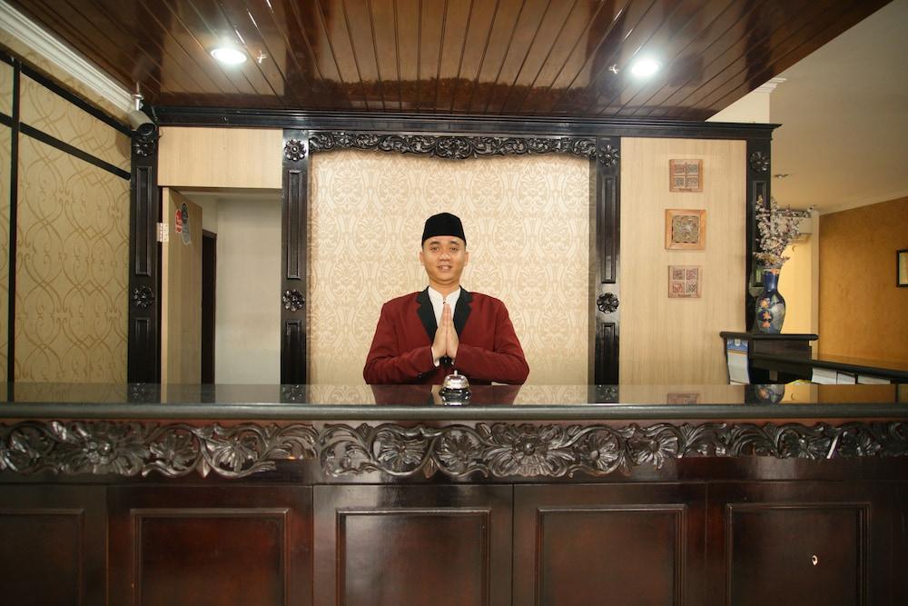 Hotel Nusantara Indah Syariah - Reception