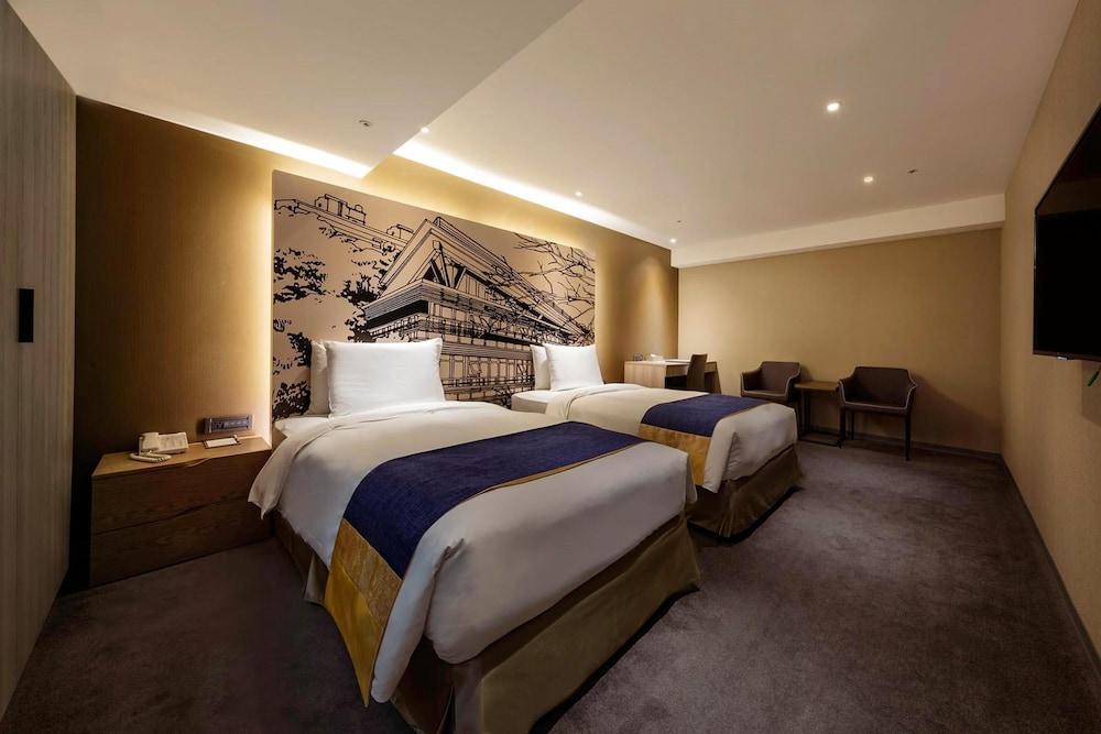 Green World Hotels ZhongXiao - Room