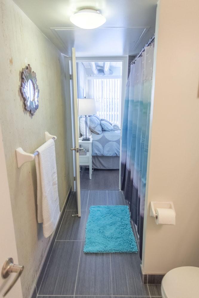 Luxurious Toronto Lofts - Bathroom