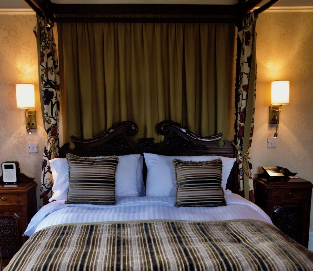 Royal Oak Hotel - Room