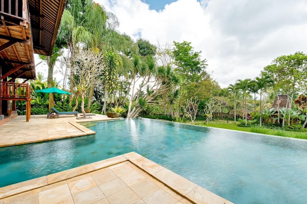 Villa Atas Awan - Outdoor Pool