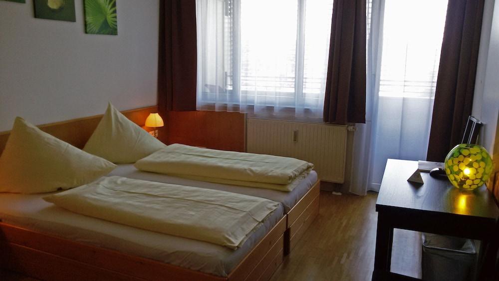 AllYouNeed Hotel Klagenfurt - Room