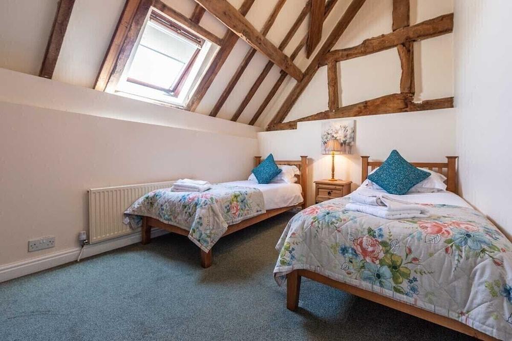 The Dinney Holiday Cottages - Room
