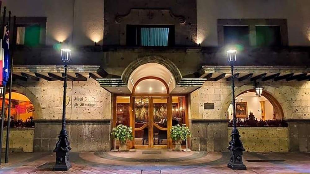 Hotel De Mendoza - Featured Image