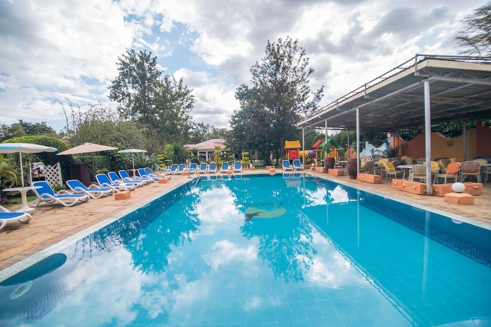 Falcon Heights Hotel - Outdoor Pool