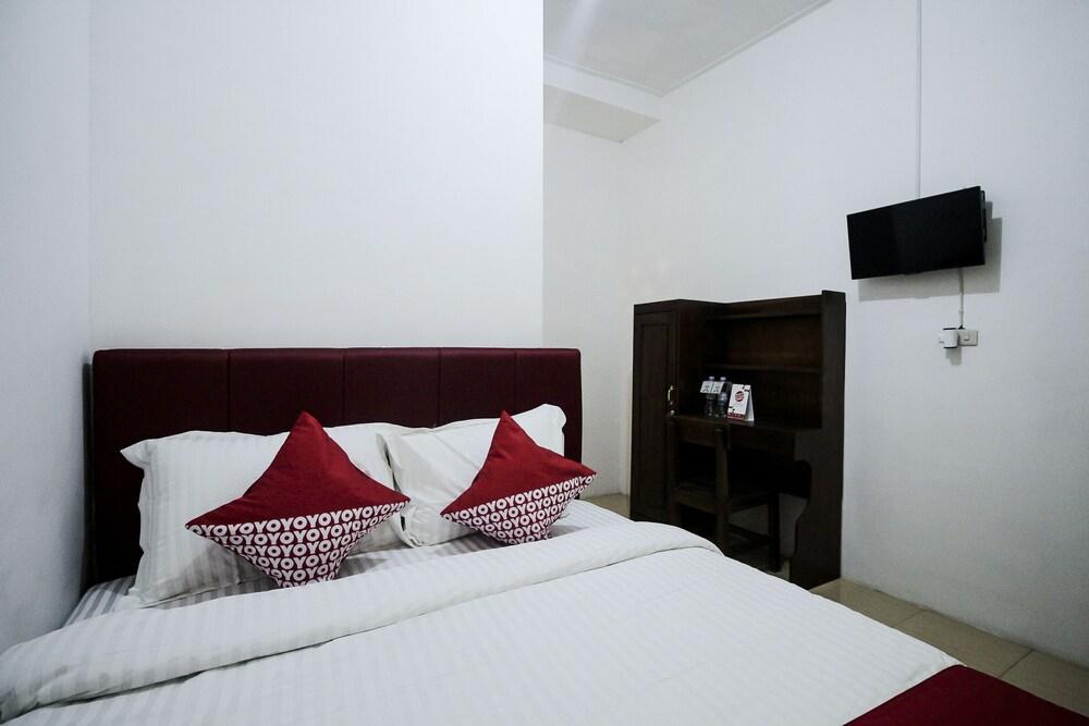 OYO 659 Kost And Home Stay Wisma Mulia - Room