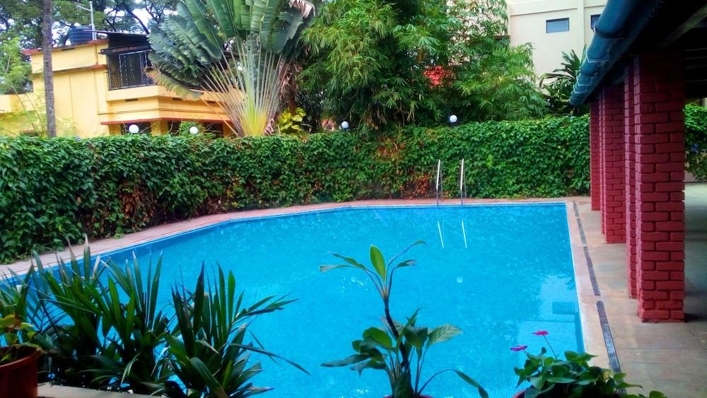 Hotel Sopanam Heritage - Outdoor Pool