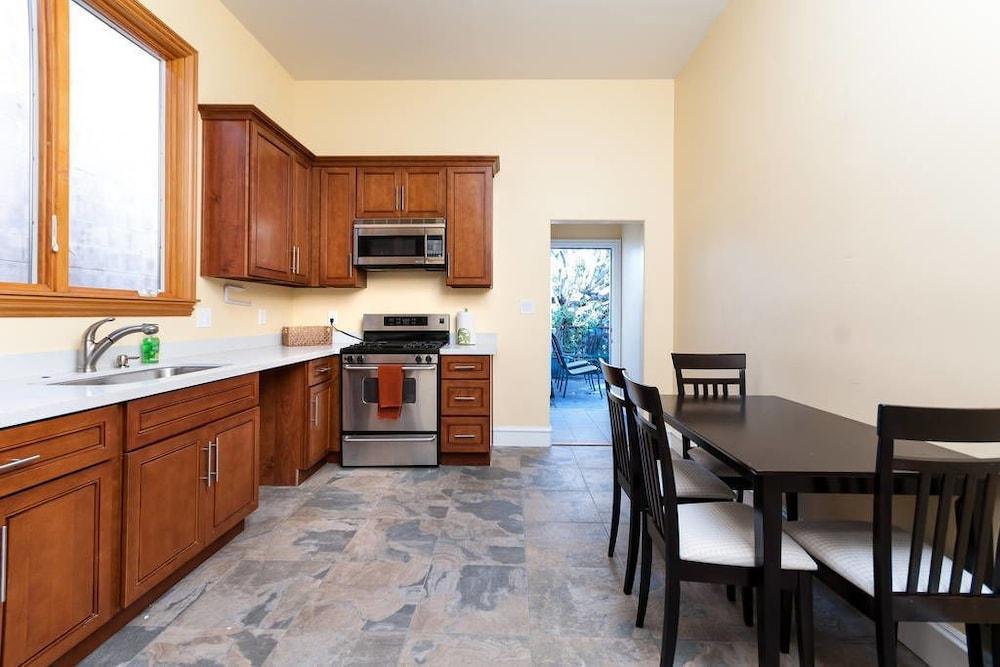 Elegant One Bedroom in Downtown Oakland - Private kitchen