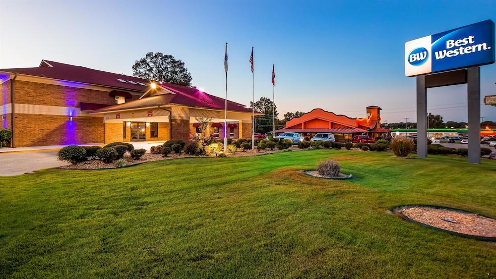 Best Western Jacksonville Inn - Featured Image
