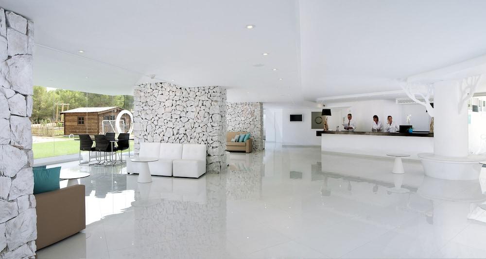 FERGUS Style Cala Blanca Suites - Lobby